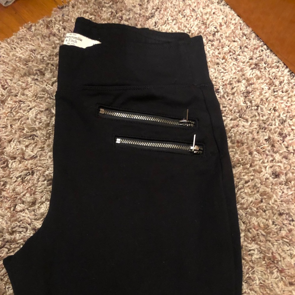 Abercrombie and Fitch leggings - Picture 2 of 3